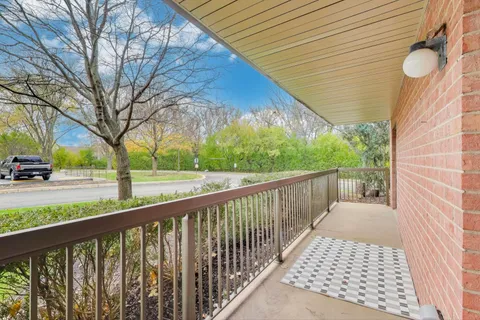 $269,000 | 6443 Clarendon Hills Road, Unit 100D, Willowbrook, IL 60527