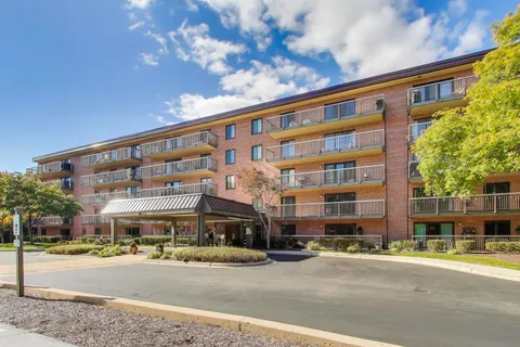 $269,000 | 6443 Clarendon Hills Road, Unit 100D, Willowbrook, IL 60527