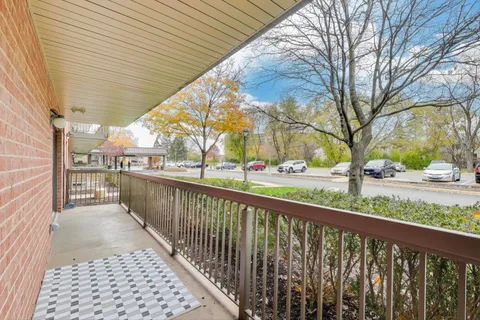 $269,000 | 6443 Clarendon Hills Road, Unit 100D, Willowbrook, IL 60527