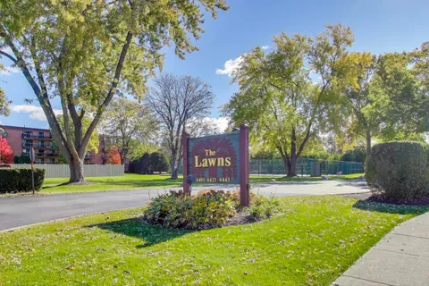 $269,000 | 6443 Clarendon Hills Road, Unit 100D, Willowbrook, IL 60527