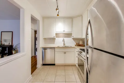 $269,000 | 6443 Clarendon Hills Road, Unit 100D, Willowbrook, IL 60527