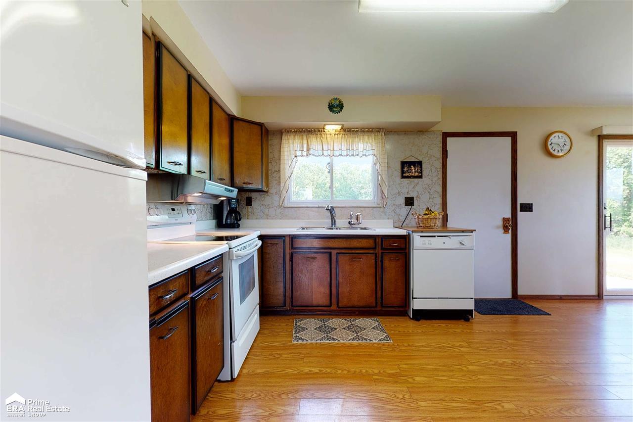 5110 Pyles Road Columbiaville, MI 48421 - Photo 14 of 44 50013254-13.JPG