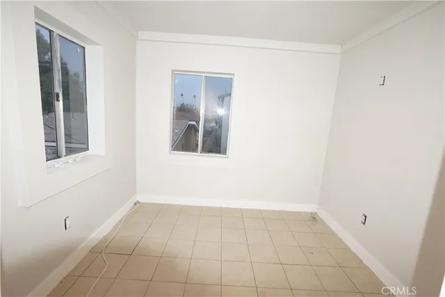 $1,500 | 439 West Florence Avenue, Unit 441 1/2, Los Angeles, CA 90003