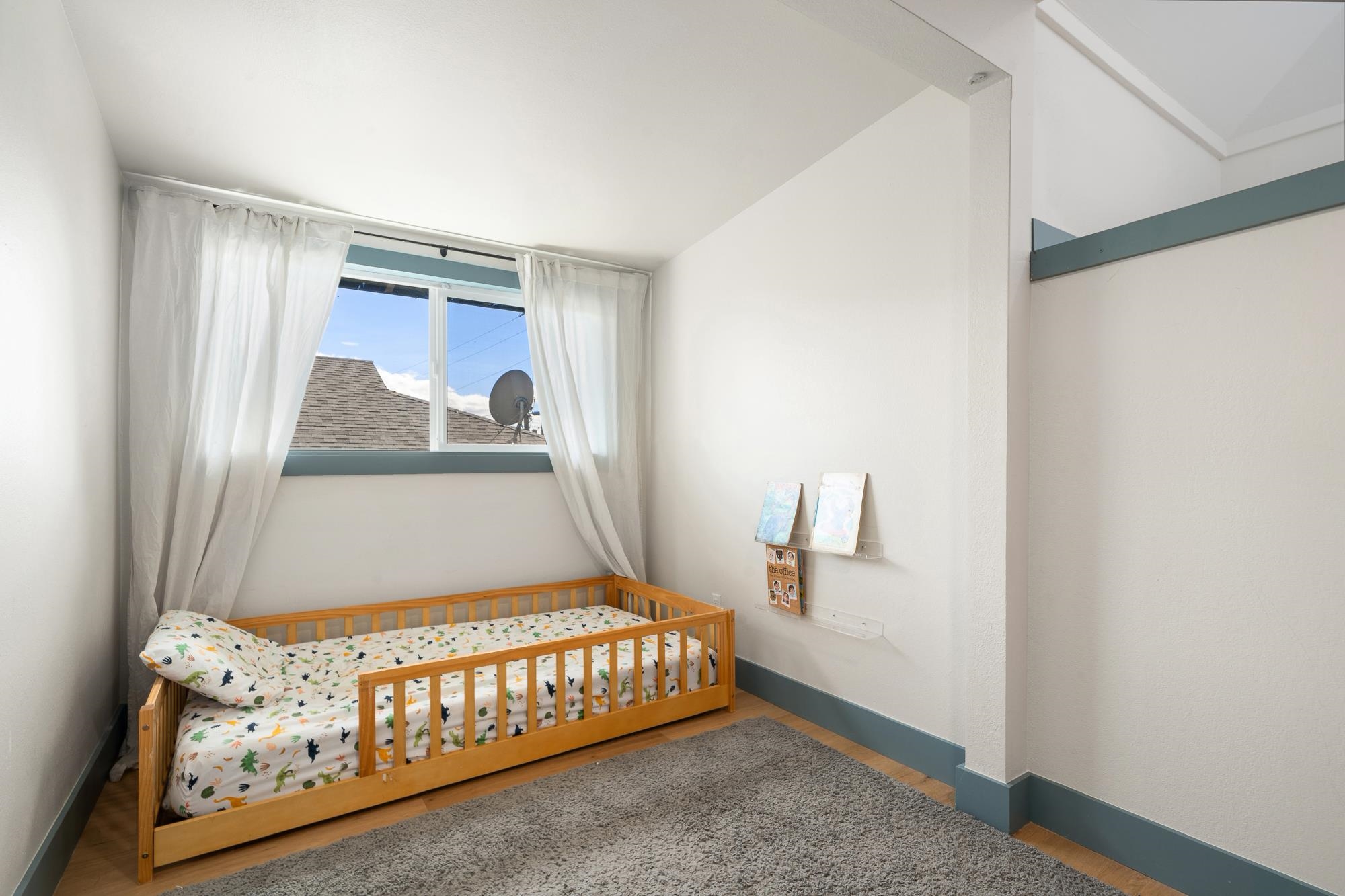 2074 Puuohala Road Wailuku, HI 96793 - Photo 19 of 37 a bedroom with a bed and window