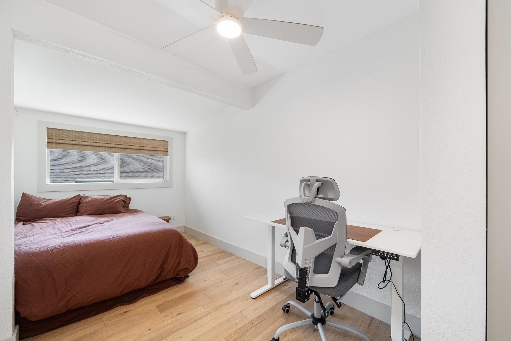 2074 Puuohala Road Wailuku, HI 96793 - Photo 21 of 37 a bedroom with a bed and a window