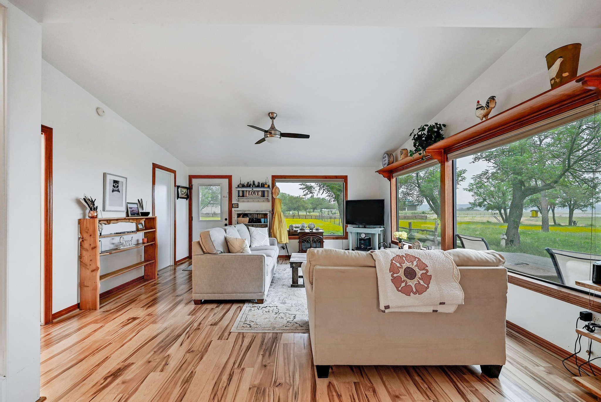 734 Island Drive Bluffton, TX 78607 - Photo 10 of 40