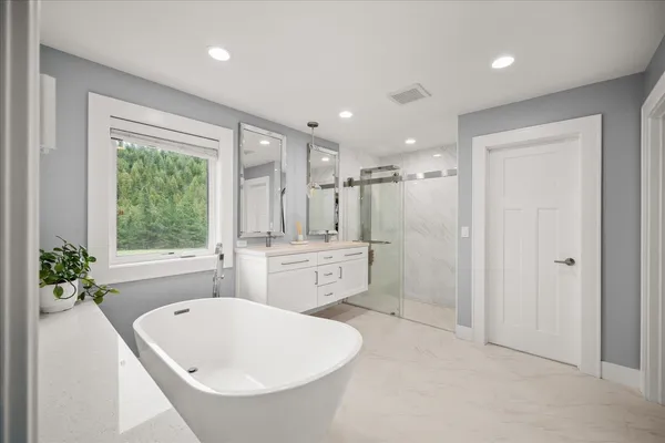 $999,900 | 16215 West Coulee Hite Road, Spokane, WA 99224