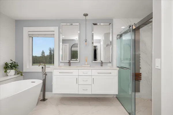 $999,900 | 16215 West Coulee Hite Road, Spokane, WA 99224