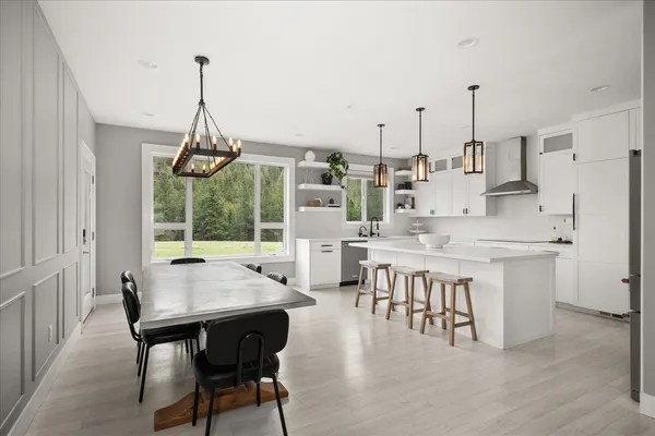 $999,900 | 16215 West Coulee Hite Road, Spokane, WA 99224