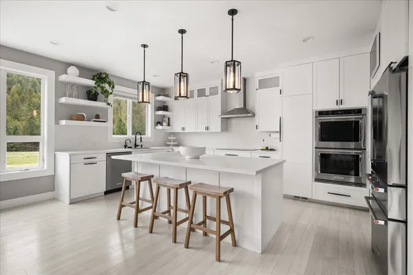 $999,900 | 16215 West Coulee Hite Road, Spokane, WA 99224