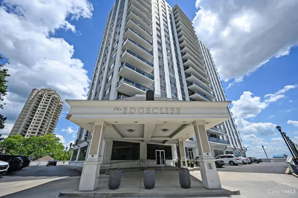 $165,000 | 2200 Victory Parkway, Unit 806, Cincinnati, OH 45206