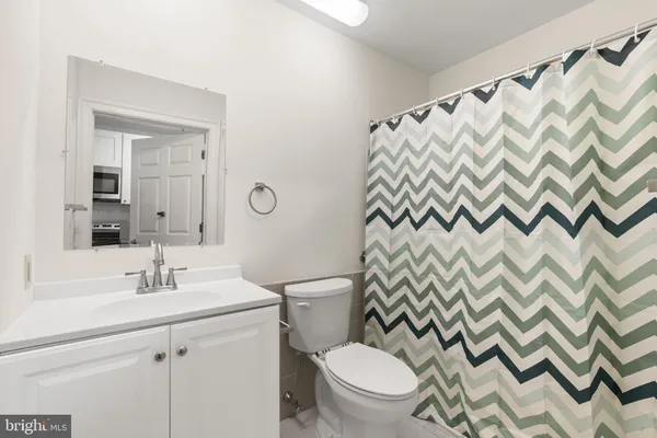$999 | 7040 Oxford Avenue, Unit 103, Philadelphia, PA 19111