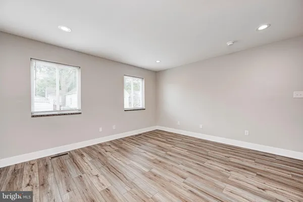 $999 | 7040 Oxford Avenue, Unit 103, Philadelphia, PA 19111