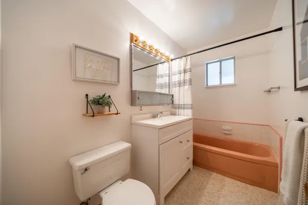 $329,000 | 5802 Mountain View Drive, Redding, CA 96003