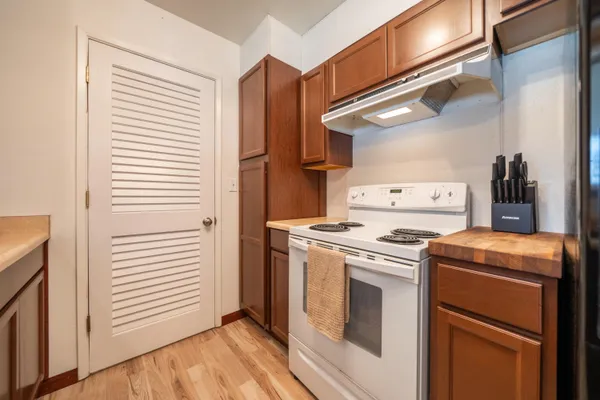 $329,000 | 5802 Mountain View Drive, Redding, CA 96003