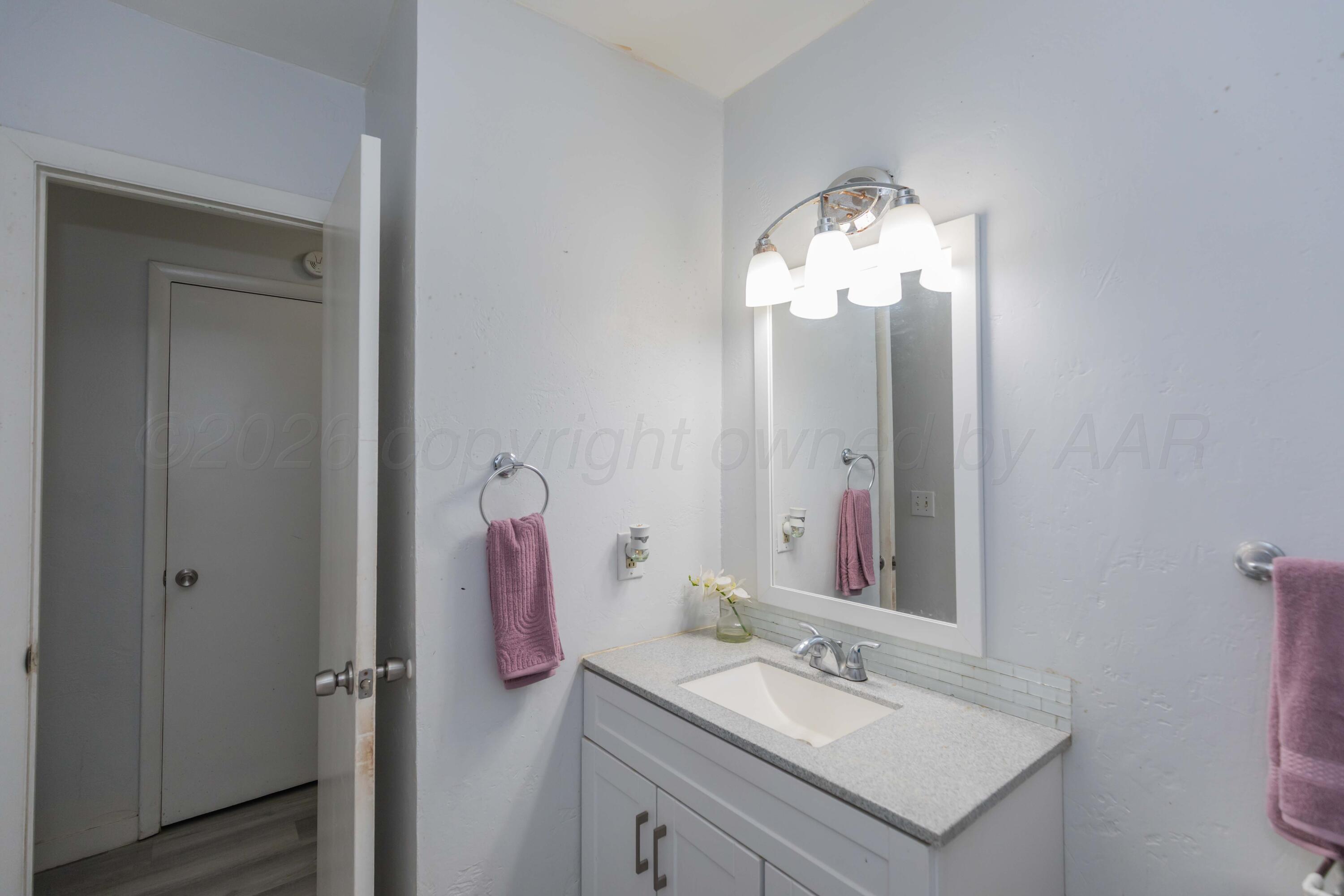 5120 Temple Drive Amarillo, TX 79110 - Photo 7 of 15 BATHROOM 2 VIEW 2