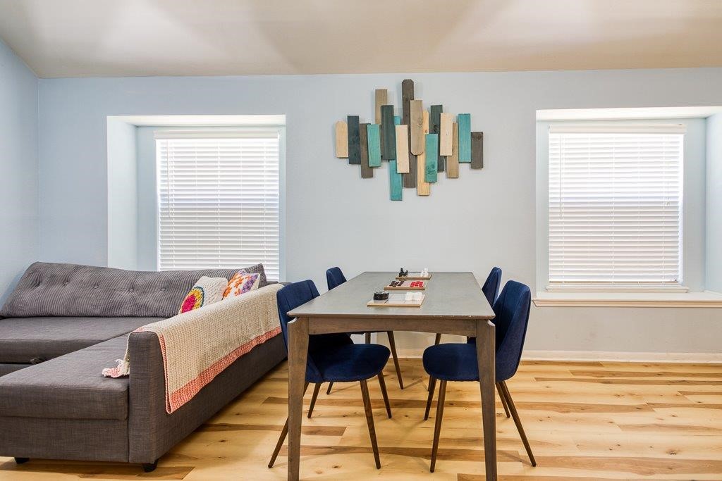 906 St Christopher Street Corpus Christi, TX 78418 - Photo 7 of 40 a living room with furniture and a window