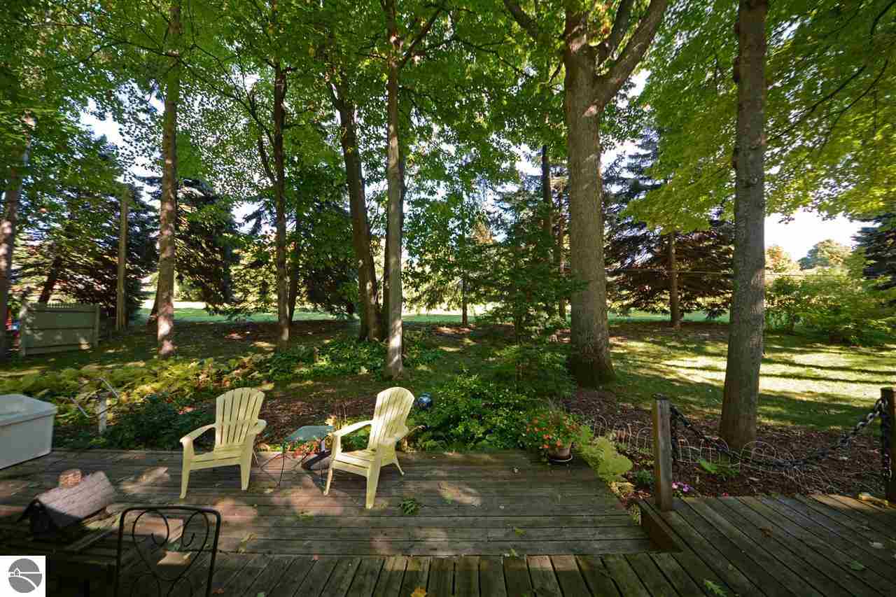 610 Bloomfield Road Traverse City, MI 49686 - Photo 3 of 56 1797226-2.JPG