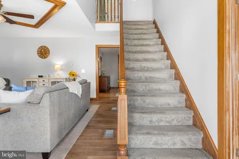 a view of entryway and hall