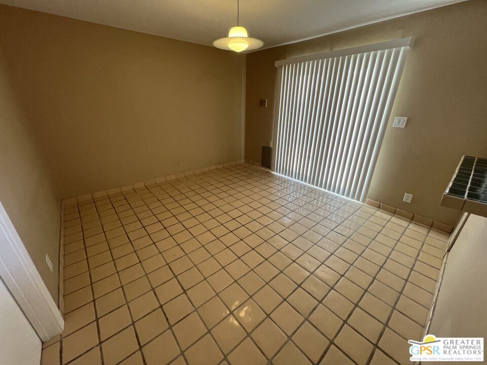 Undisclosed Address Yucca Valley, CA 92284 - Photo 19 of 46 en empty room with windows