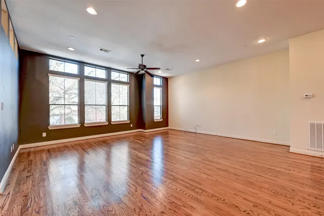 $3,000 | 5211 Eigel Street, Unit C, Houston, TX 77007