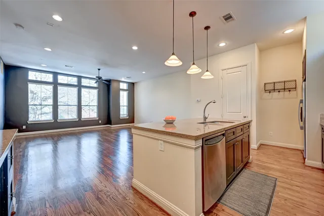 $3,000 | 5211 Eigel Street, Unit C, Houston, TX 77007