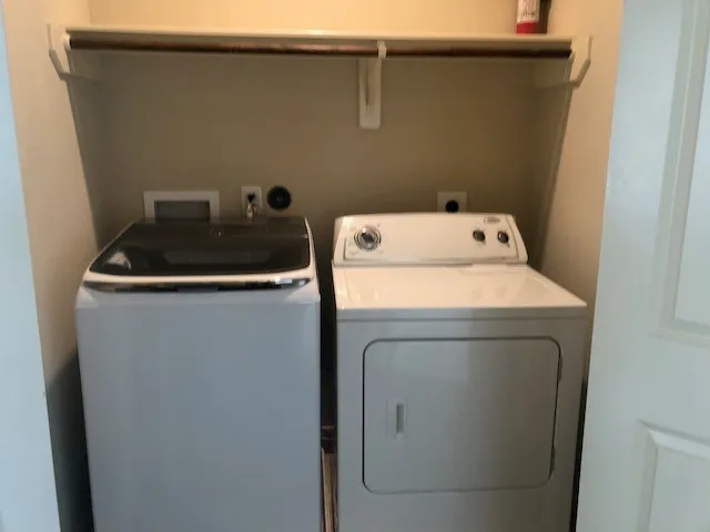 $3,000 | 5211 Eigel Street, Unit C, Houston, TX 77007