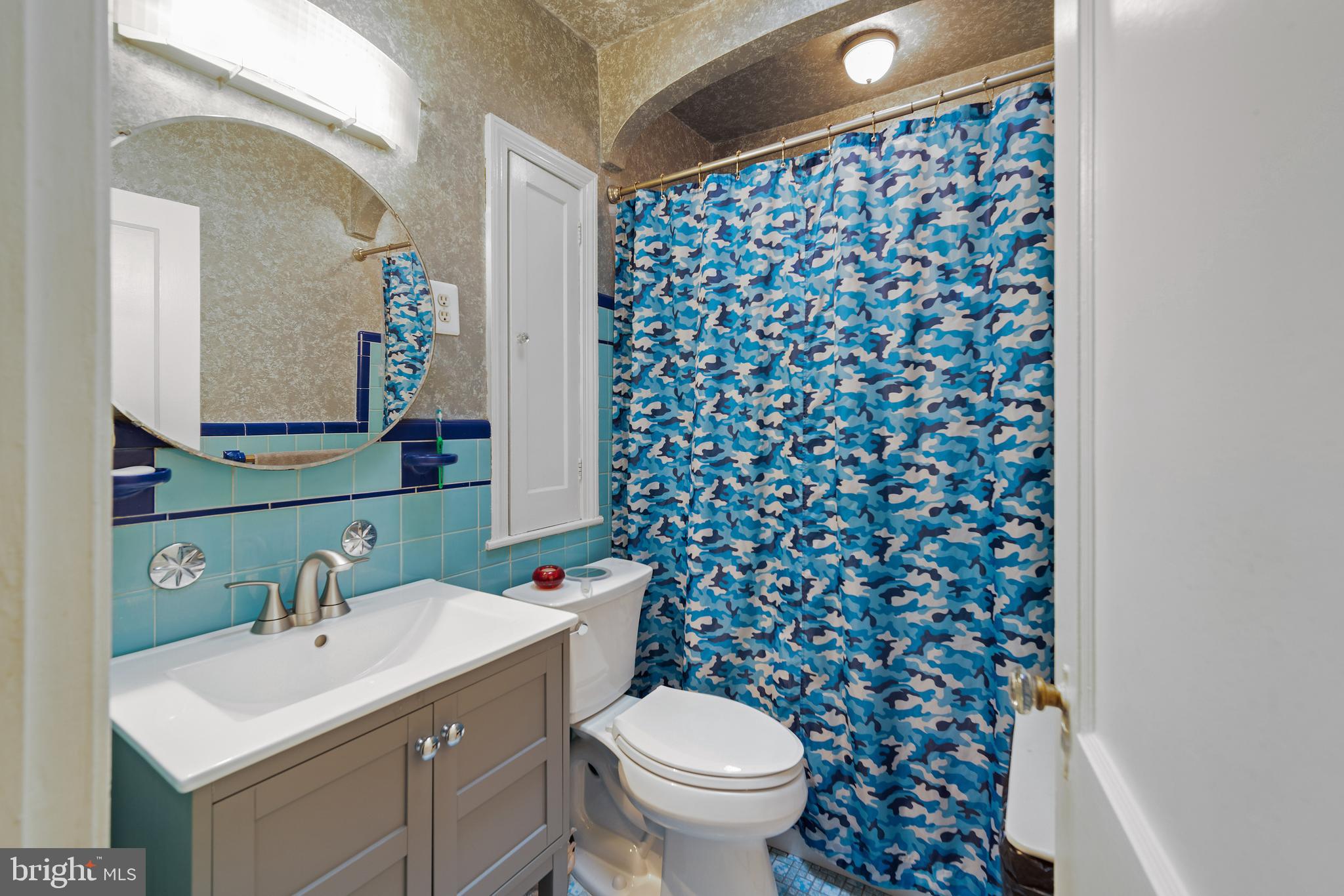 6212 Old York Road Philadelphia, PA 19141 - Photo 19 of 24 hall bath