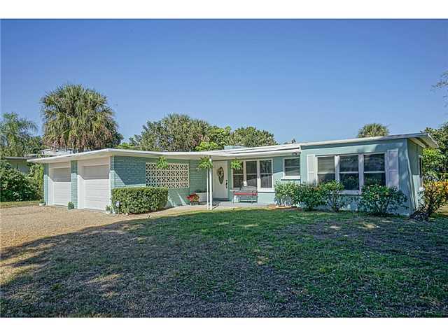 1041 Southeast Riverside Drive Stuart, FL 34996 - Photo 1 of 25 Gallery Image 1