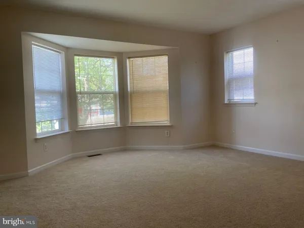$2,360 | 359 Reservoir Street, Trenton, NJ 08618