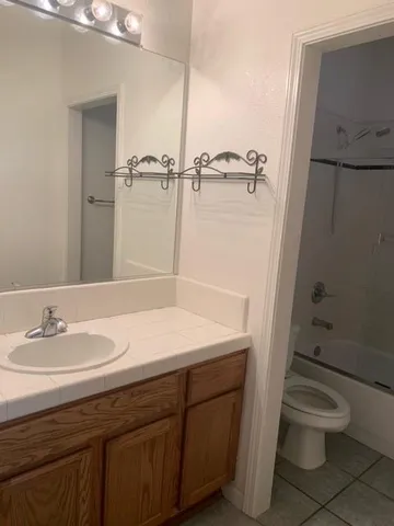 $2,700 | 110 Eastbrook Way, Sacramento, CA 95835