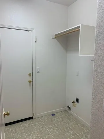 $2,700 | 110 Eastbrook Way, Sacramento, CA 95835