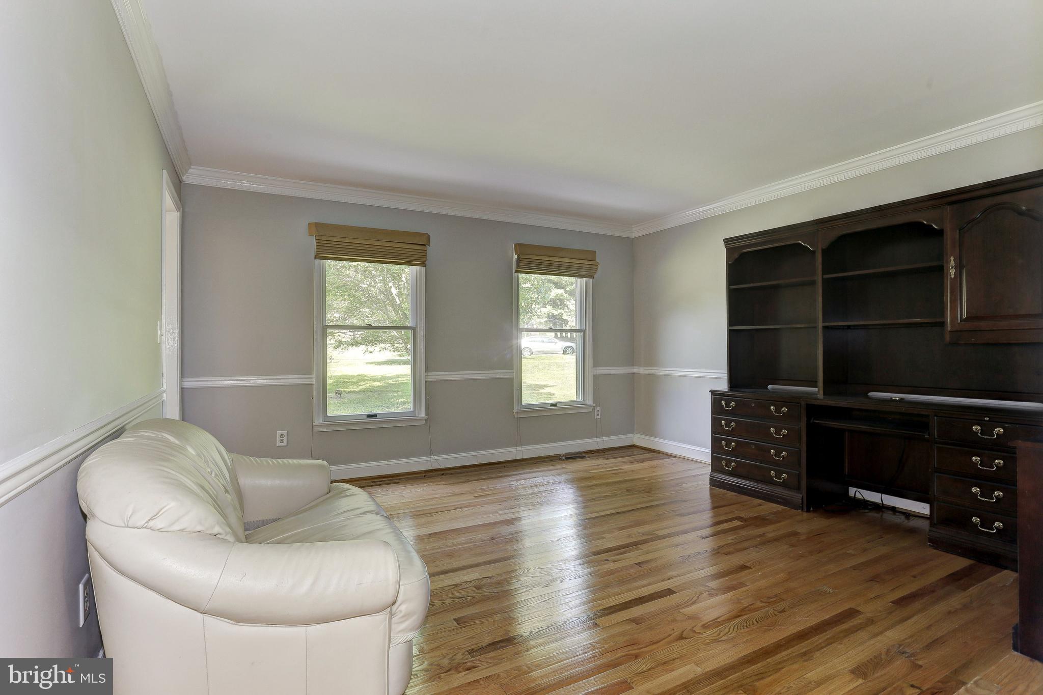 5402 Talon Court Clarksville, MD 21029 - Photo 14 of 45 Living Room