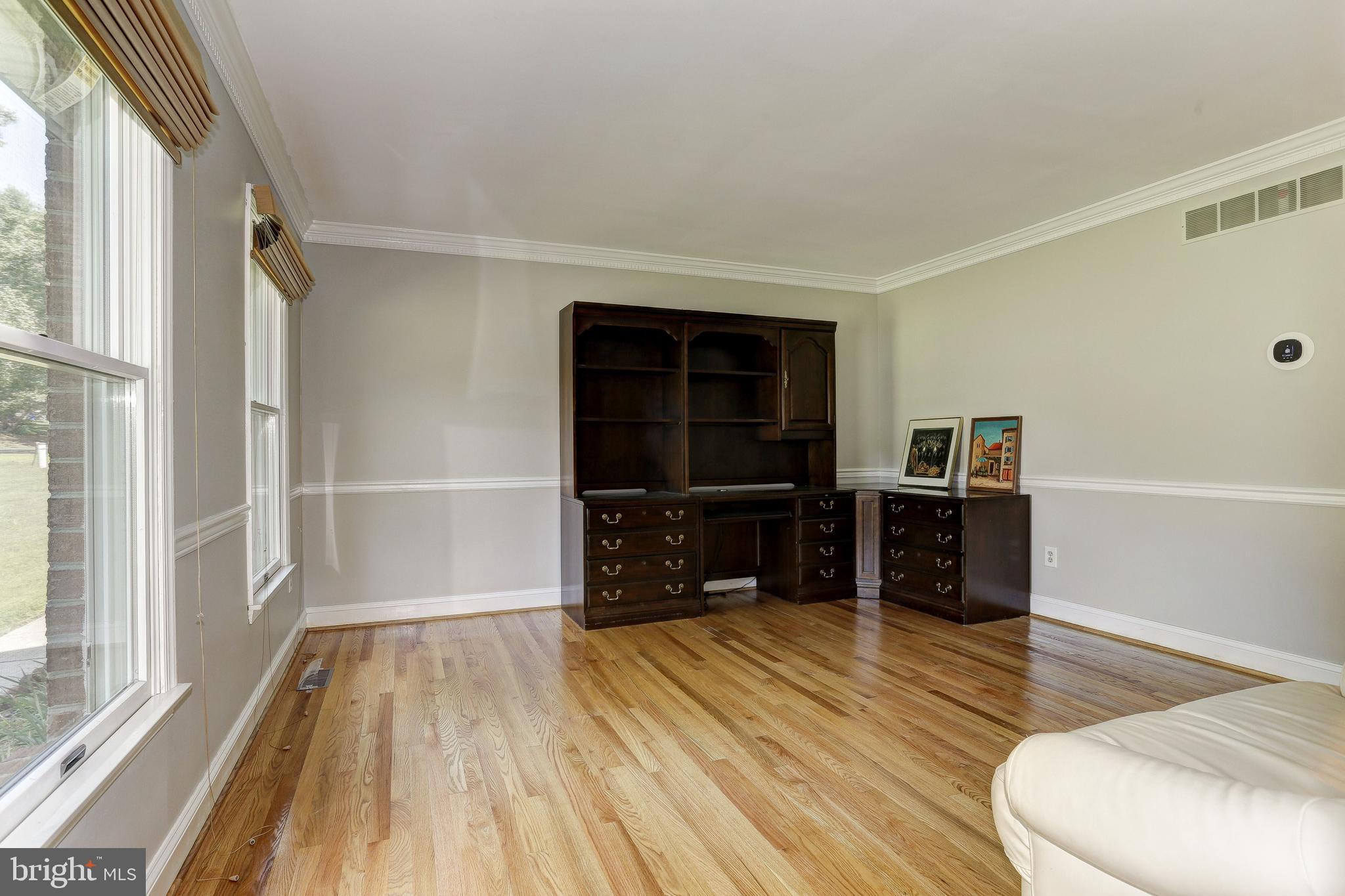 5402 Talon Court Clarksville, MD 21029 - Photo 15 of 45 Living Room