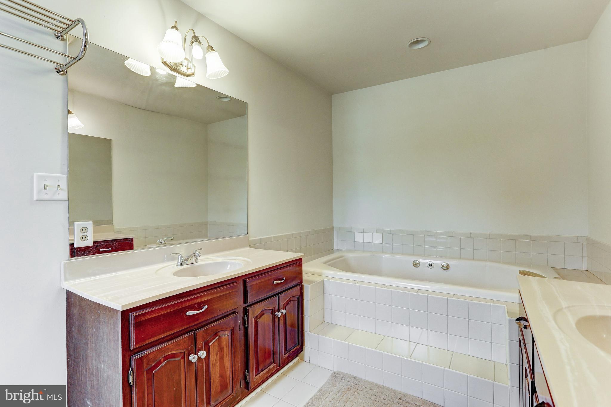 5402 Talon Court Clarksville, MD 21029 - Photo 26 of 45 Master Bath