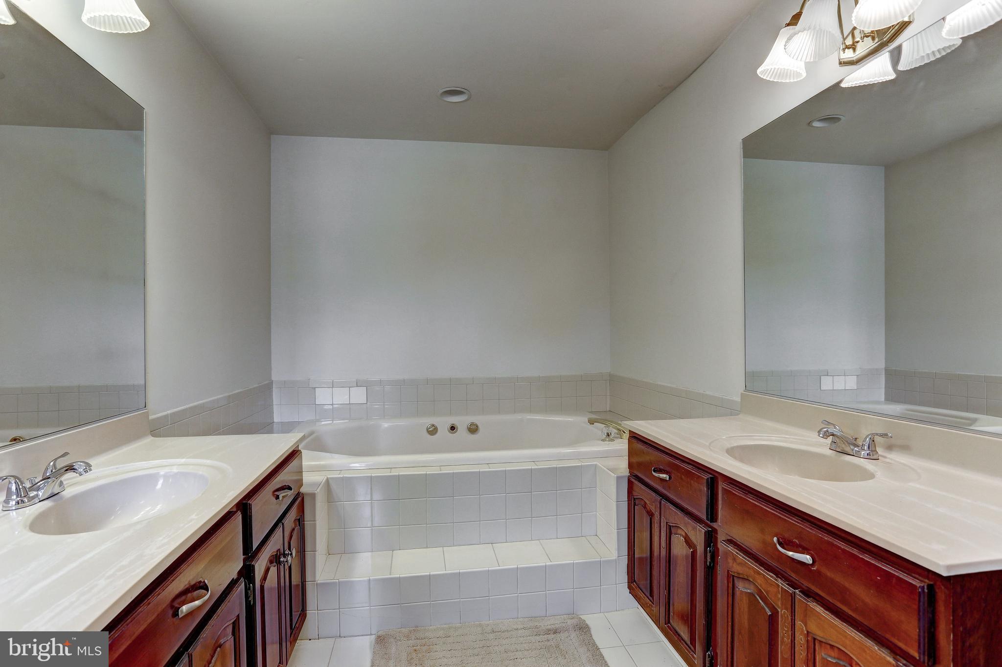 5402 Talon Court Clarksville, MD 21029 - Photo 27 of 45 Master Bath