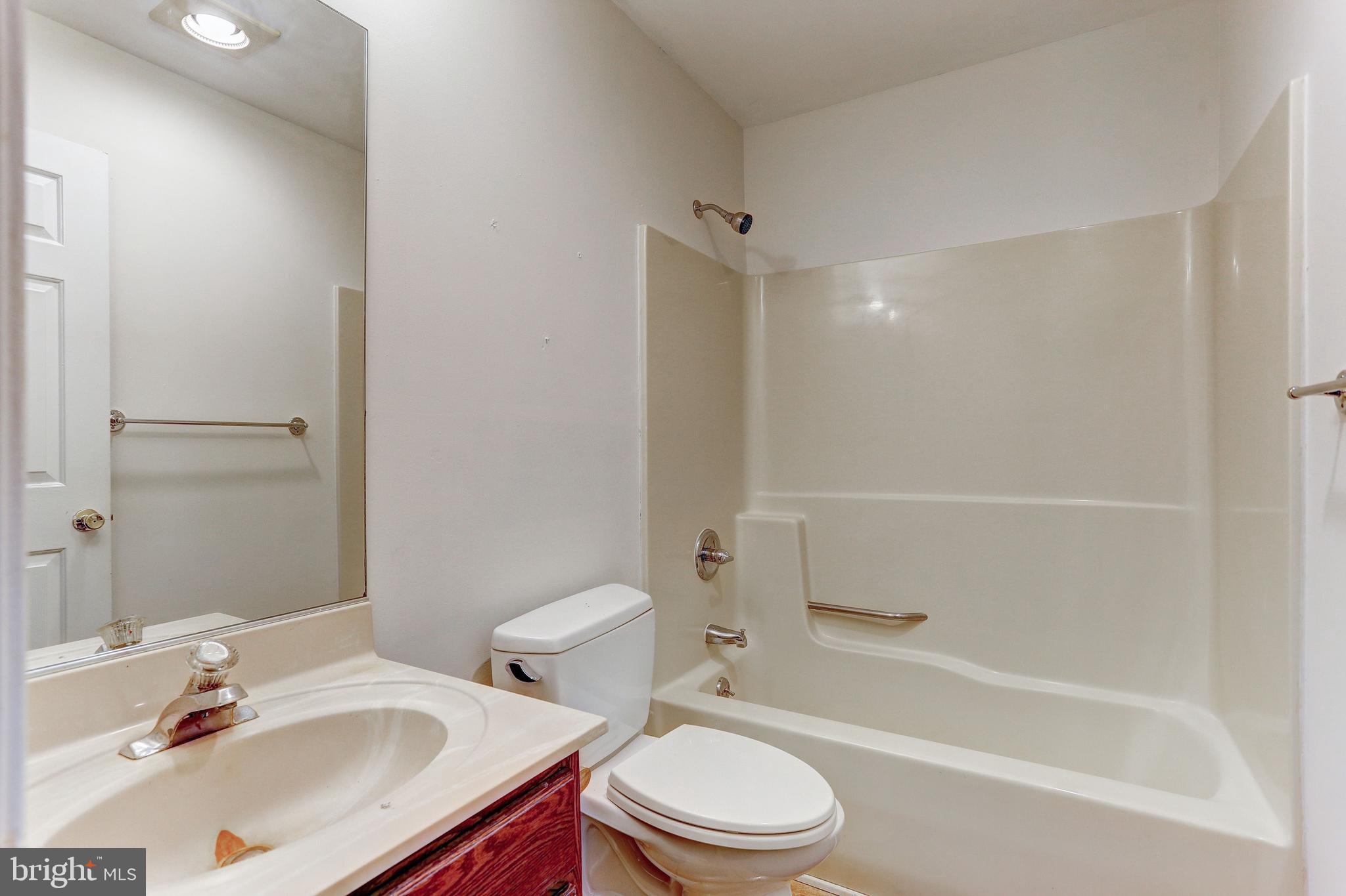 5402 Talon Court Clarksville, MD 21029 - Photo 31 of 45 Upper Level Full Bath