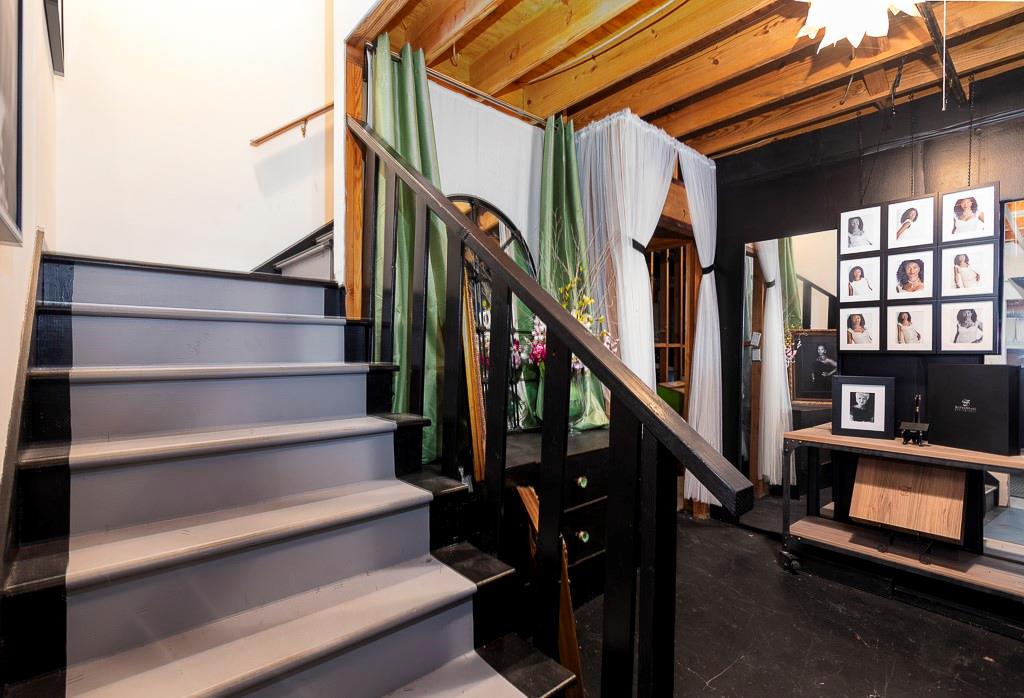 135 Lazy Laurel Chase Roswell, GA 30076 - Photo 49 of 64 a view of entryway