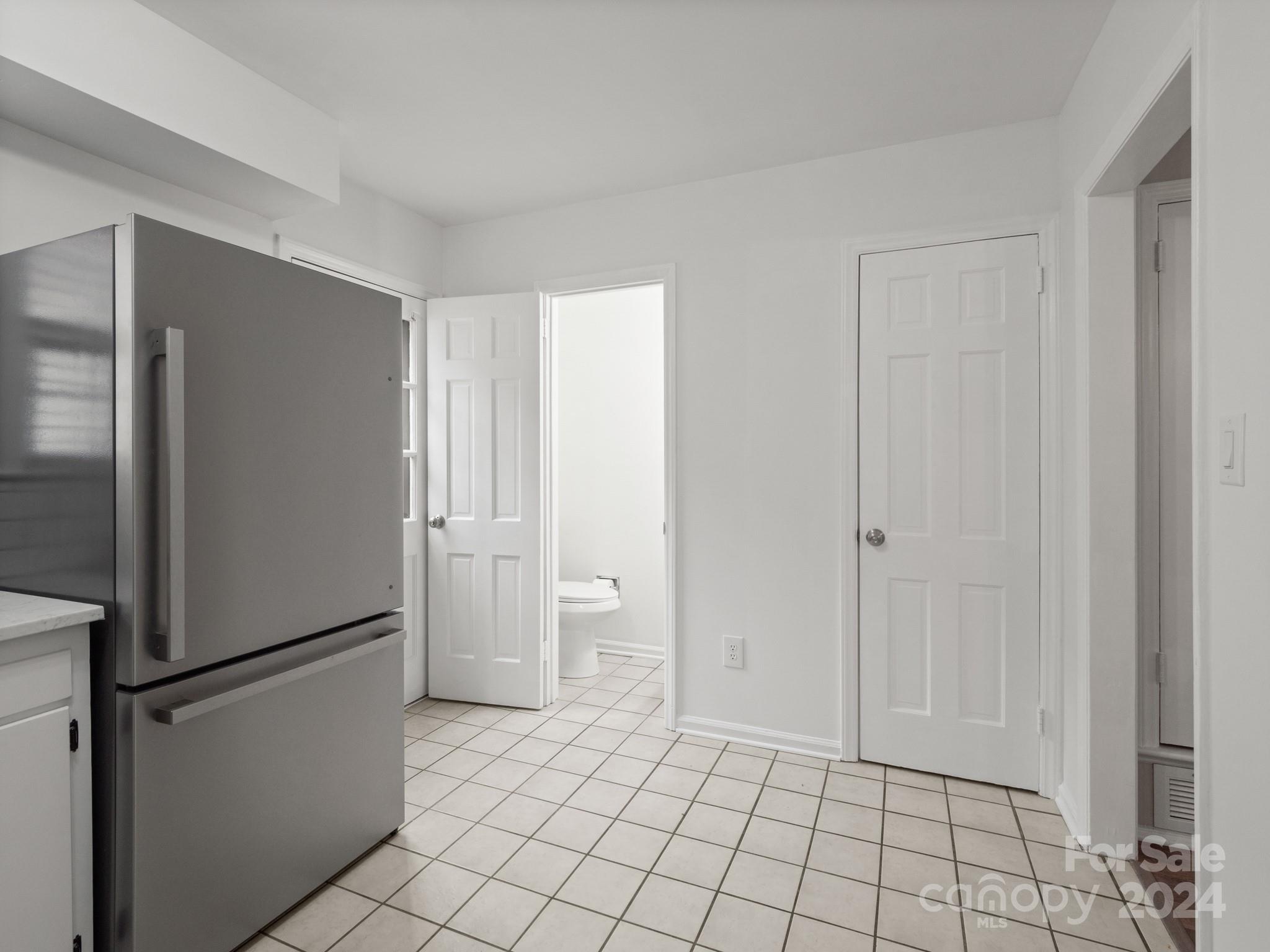 6306 Old Pineville Road, Unit B Charlotte, NC 28217 - Photo 8 of 16 a view of an empty room