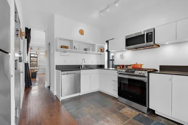 $1,190,000 | 305 East 4th Street, Unit 5 | East Village