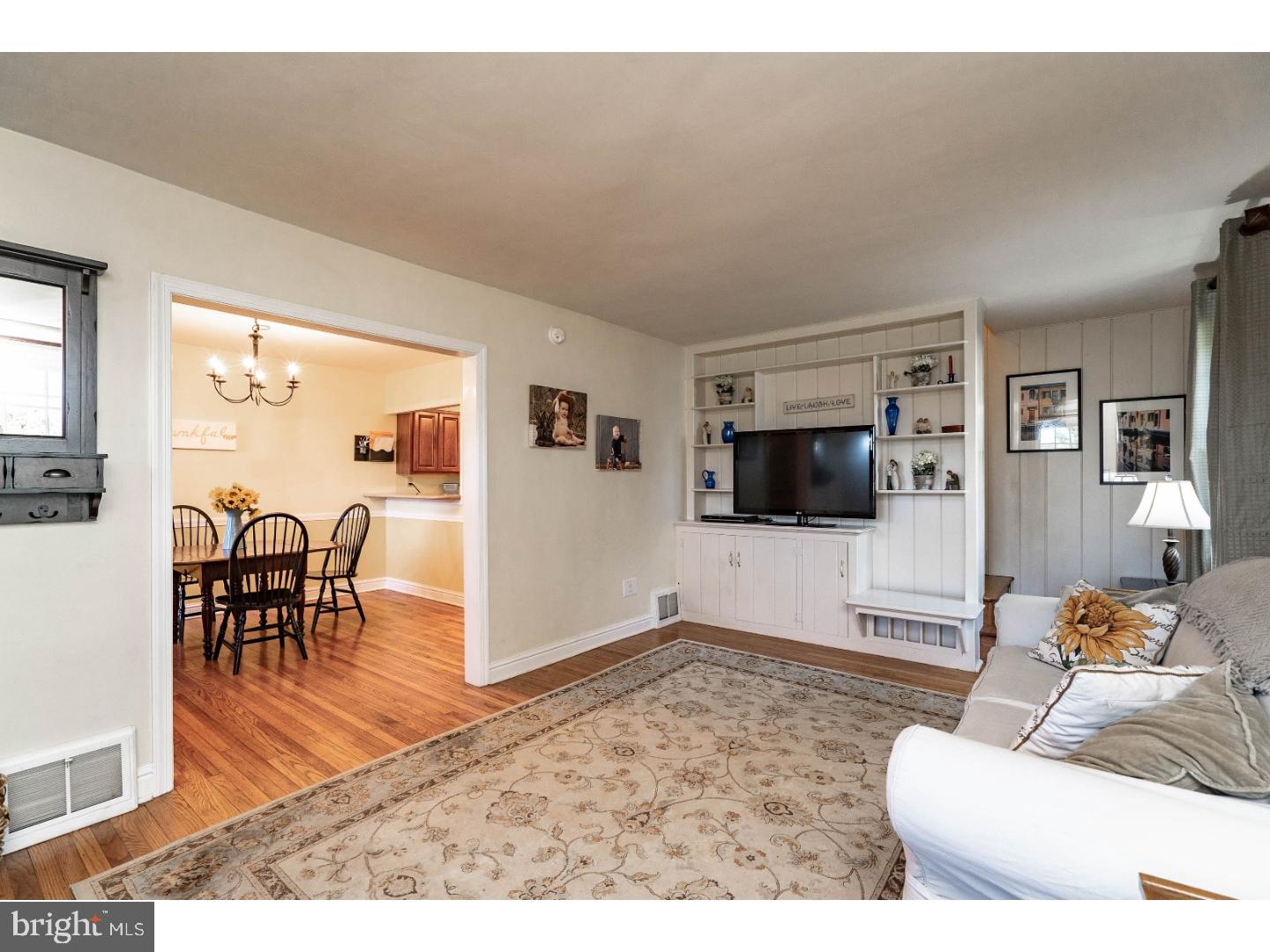 314 Twining Road Oreland, PA 19075 - Photo 4 of 13 Gallery Image 4