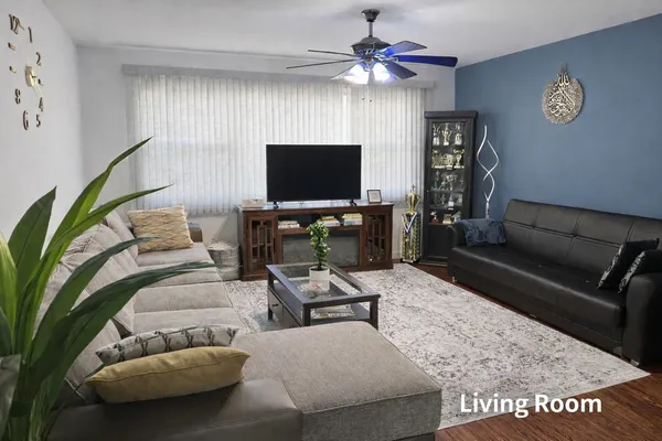$350,000 | 8300 Christiana Avenue, Unit 2E, Skokie, IL 60076
