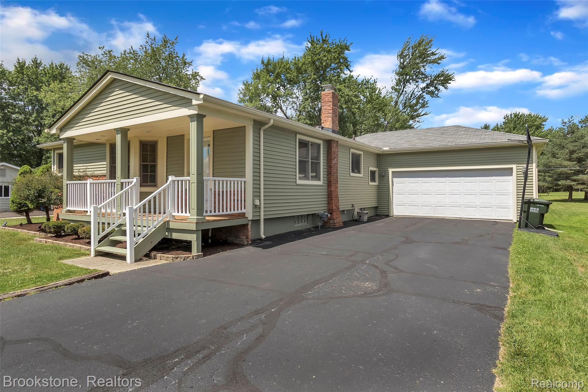 1868 Grace Avenue Rochester, MI 48309 - Photo 2 of 36 1868-Grace-Ave-Rochester-hills-MI-windowstill-2.jpg