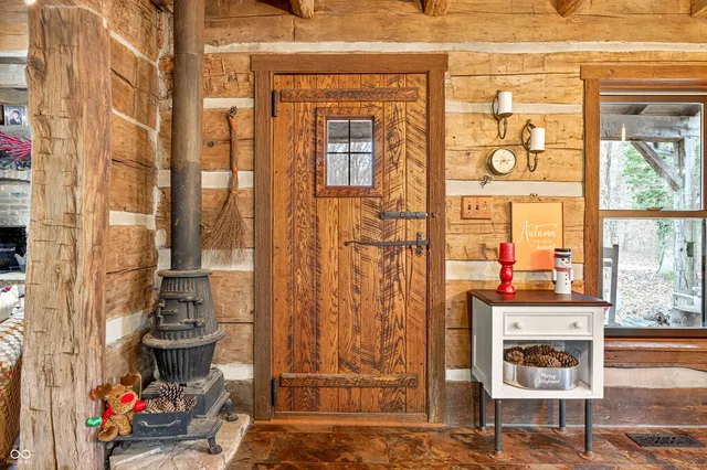 $550,000 | 7020 North 400 West, Columbus, IN 47201