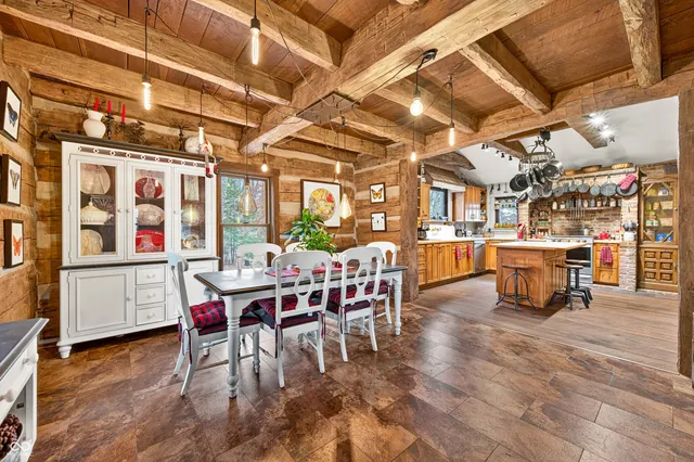 $550,000 | 7020 North 400 West, Columbus, IN 47201