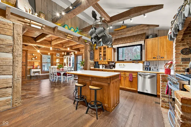 $550,000 | 7020 North 400 West, Columbus, IN 47201