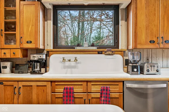 $550,000 | 7020 North 400 West, Columbus, IN 47201