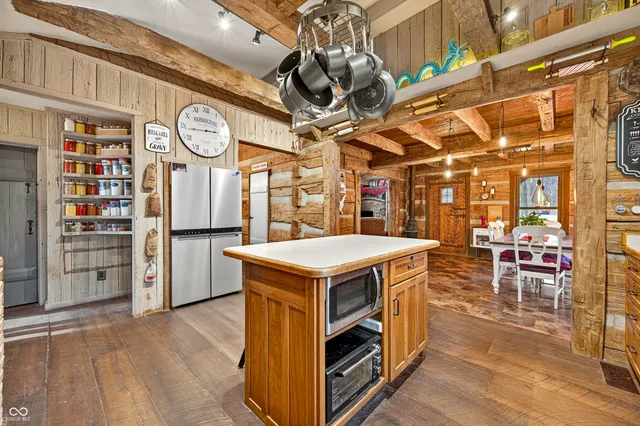 $550,000 | 7020 North 400 West, Columbus, IN 47201