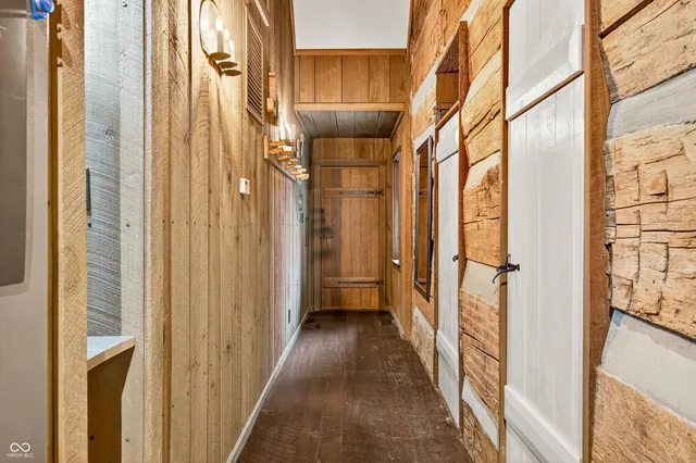 $550,000 | 7020 North 400 West, Columbus, IN 47201