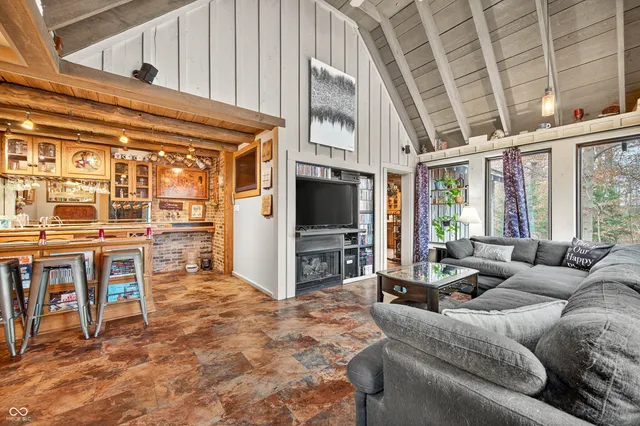 $550,000 | 7020 North 400 West, Columbus, IN 47201